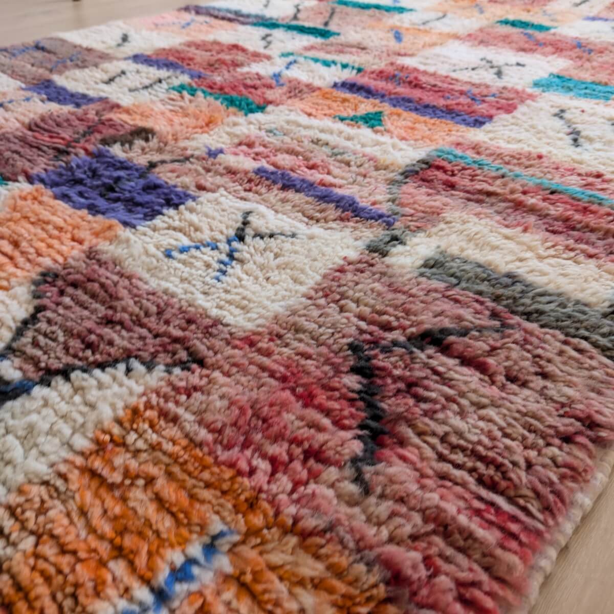 Covor Marocan multicolor din tribul Boujad, innodat manual din lana naturala, multicolor cu model in patratele cu X, 270x160cm, zoom