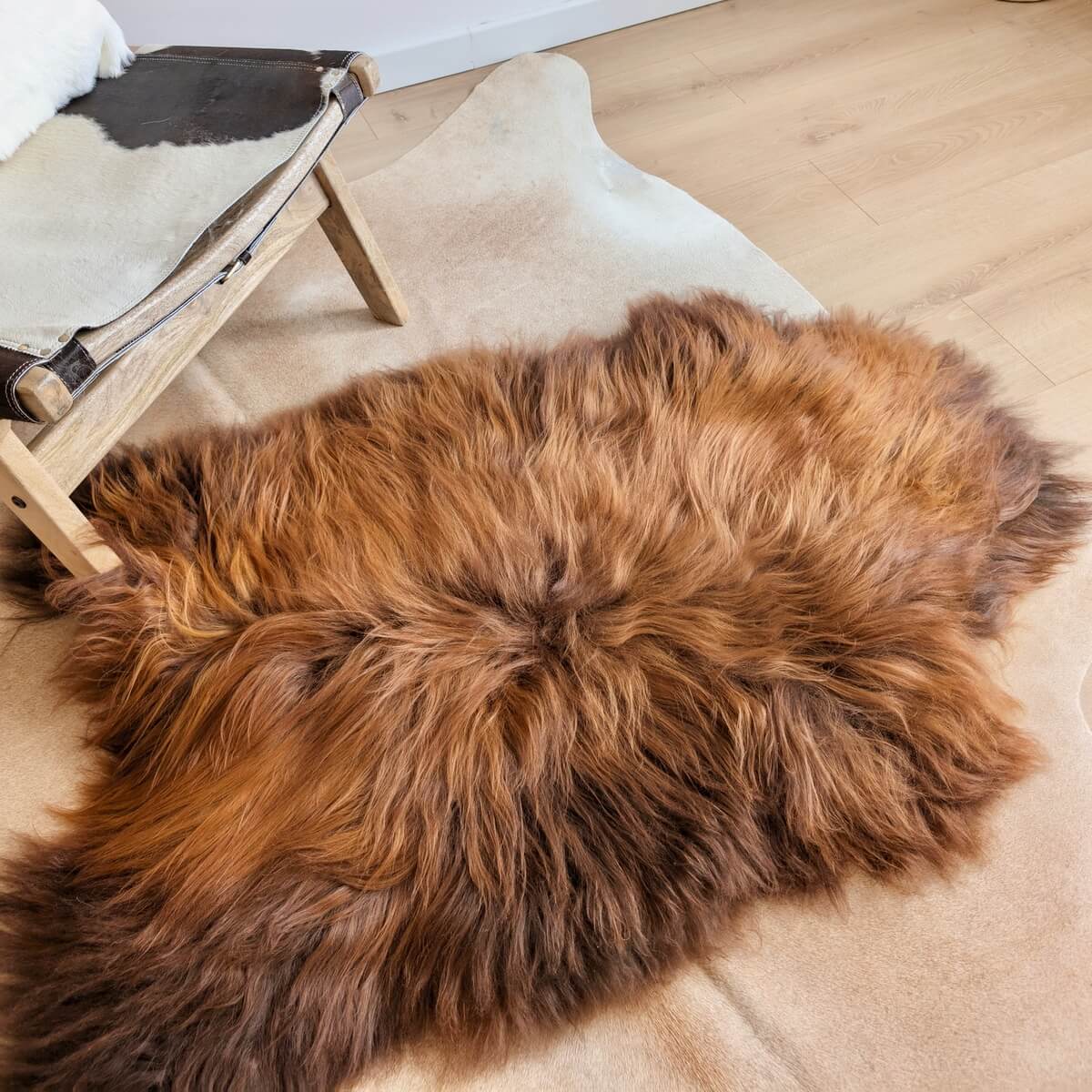 Covor din Blana Naturala de Oaie Islandeza cu fir extra lung de minim 10 cm, Maro Ruginiu 130 x 80 cm, intins