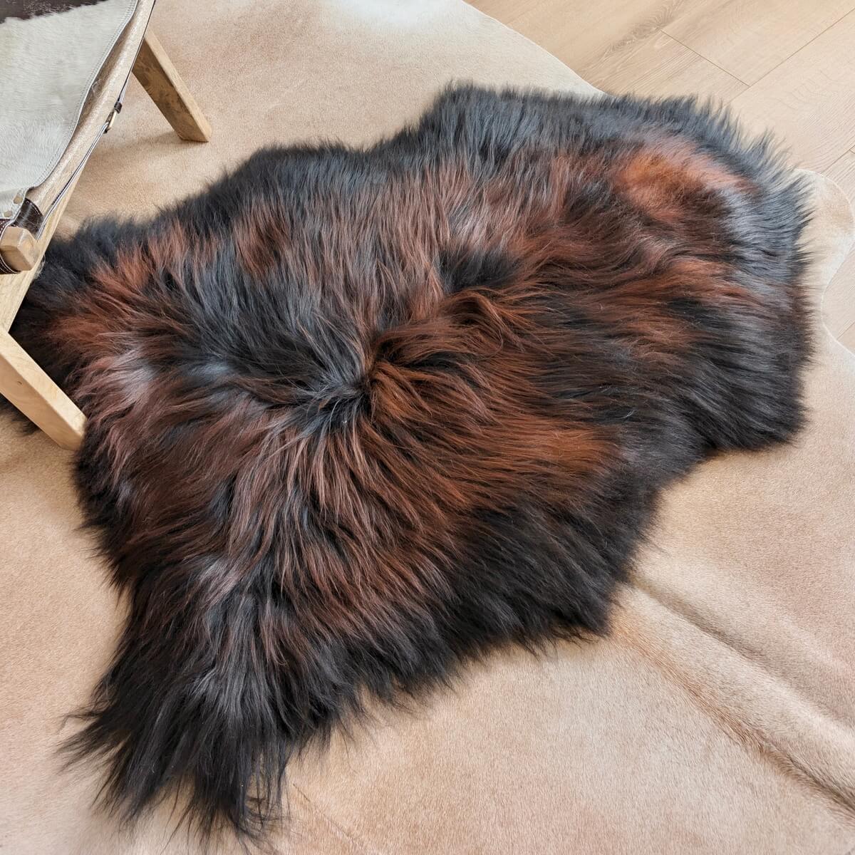 Covor din Blana Naturala de Oaie Islandeza cu fir extra lung de minim 10 cm, Negru Ruginiu 120 x 80 cm, intins