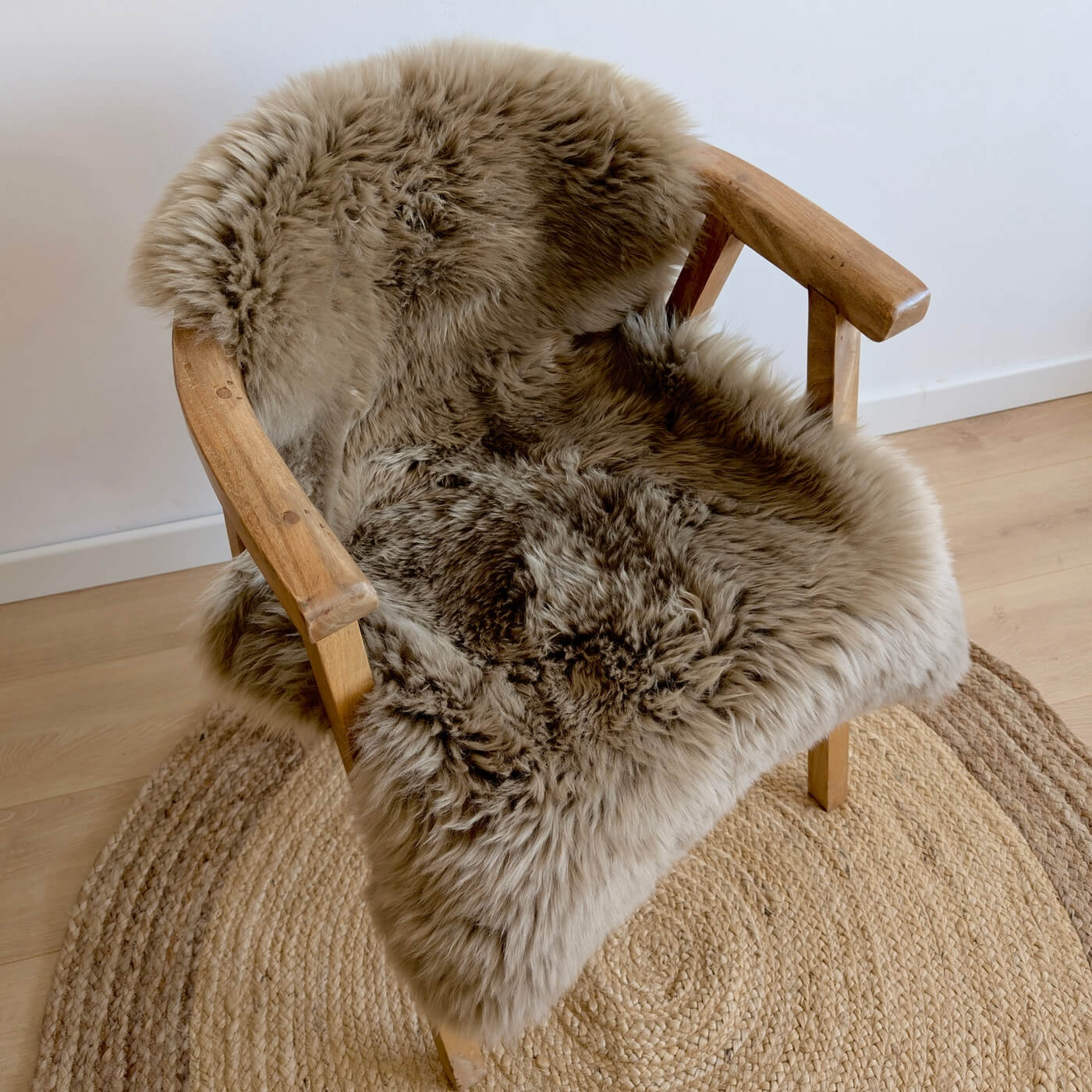 covor din blana de oaie naturala, culoare bej, dens pufos si moale cu fir lung, australian sheepskins, marime single, de sus