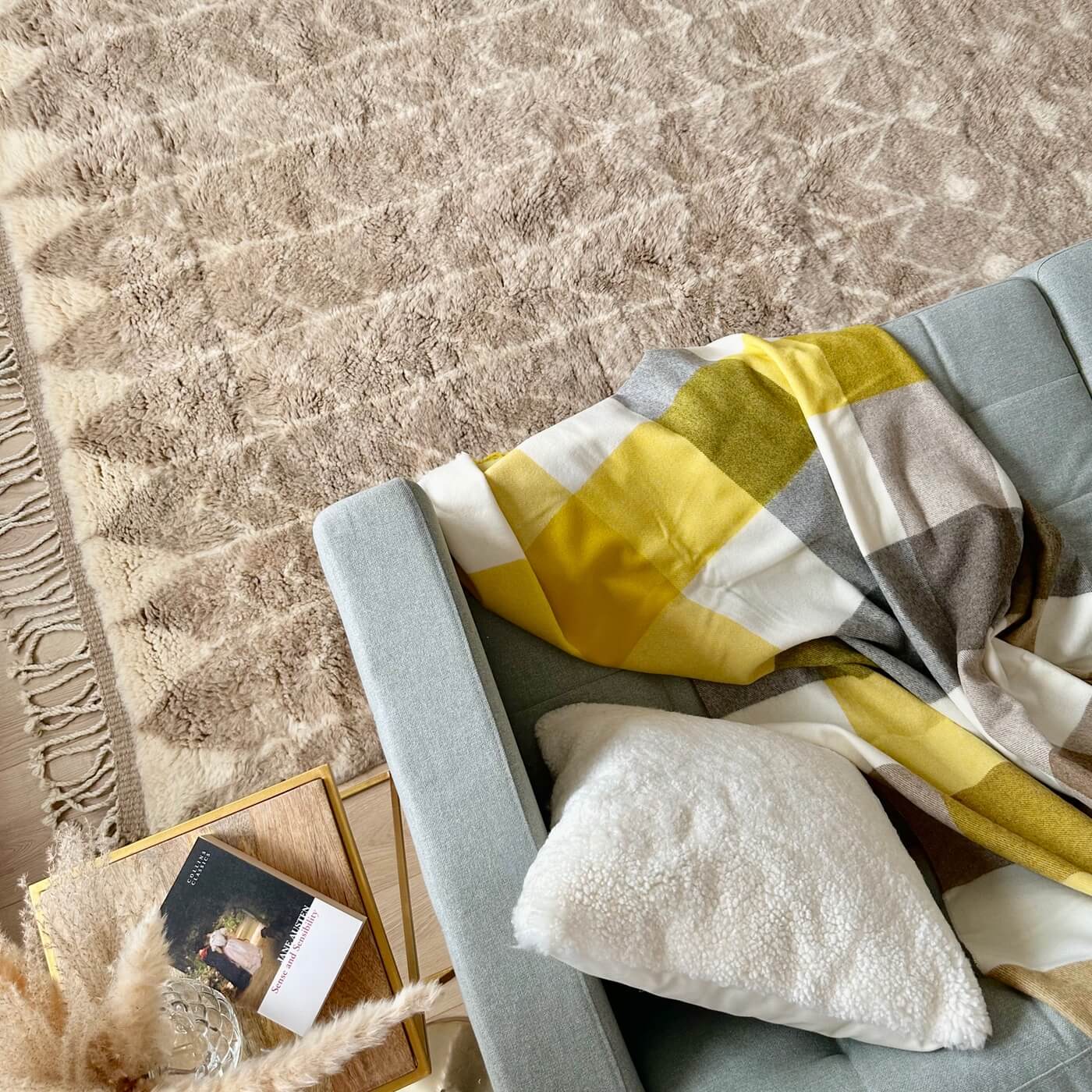 Covor din lână lucrat manual în Maroc, Beni Mrirt Harmony, pufos cu fir lung, 200x300 cm, bej crem