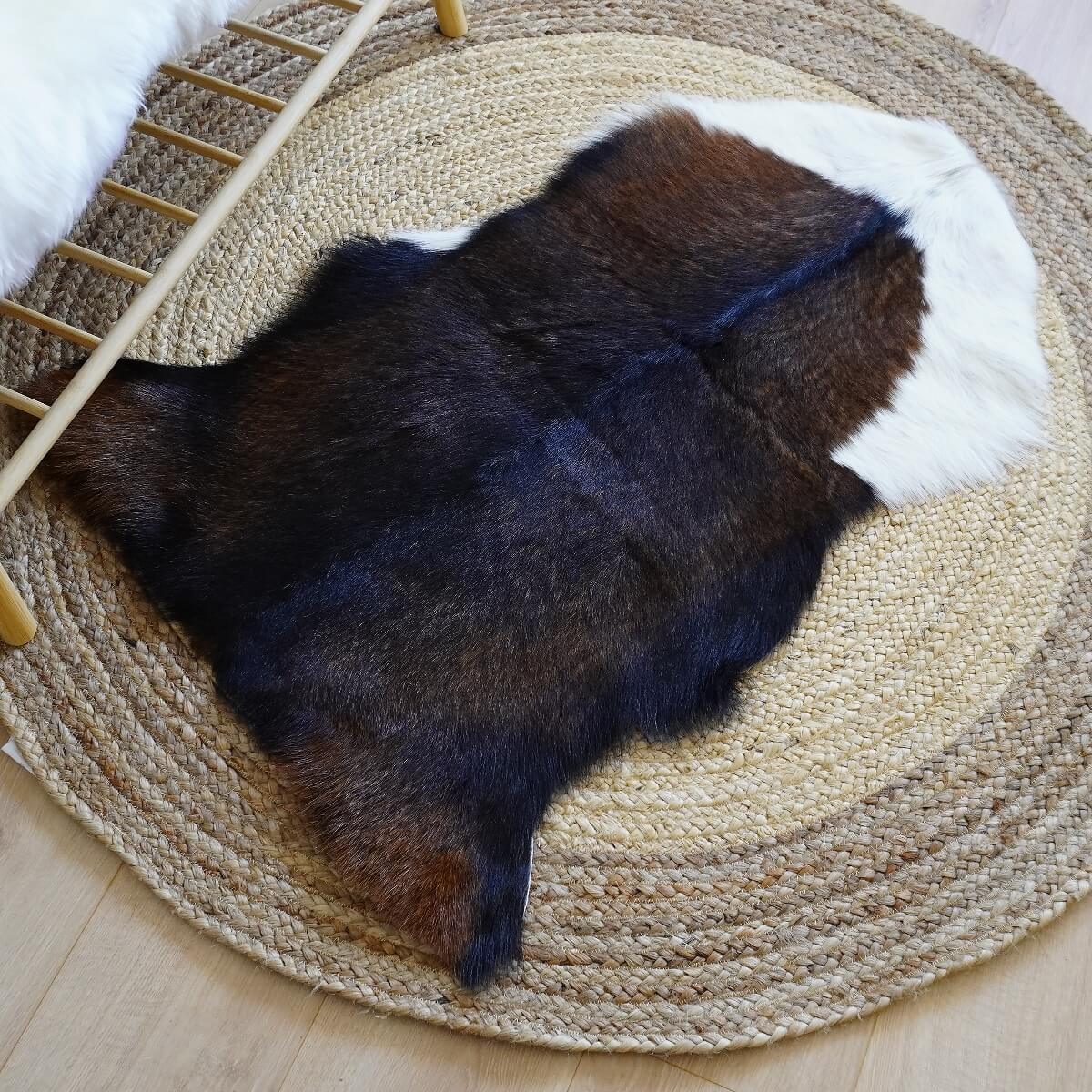 covor mic din piele de capra tricolor, mango+bloom