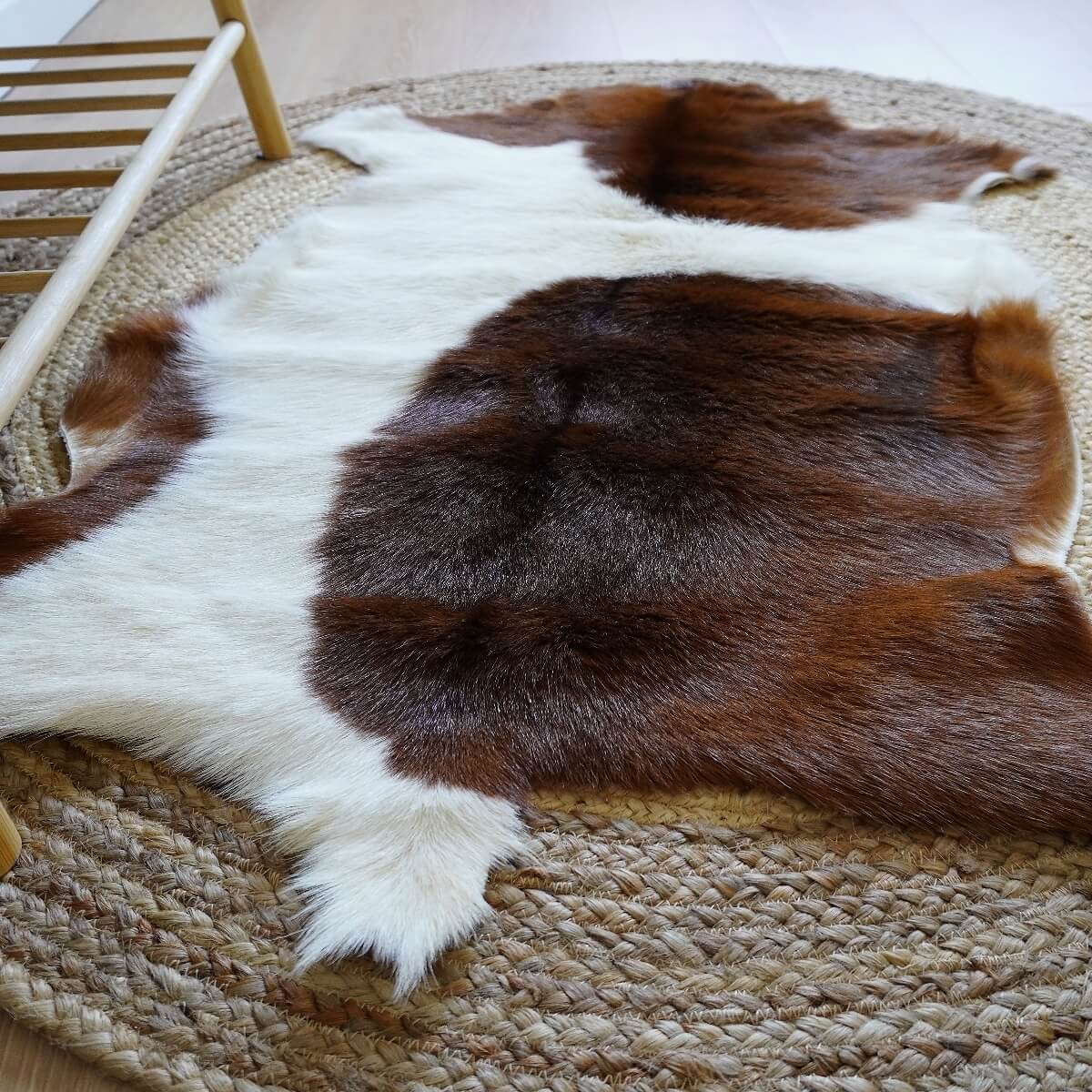 Covor din Piele de Capra, Maro cu Alb