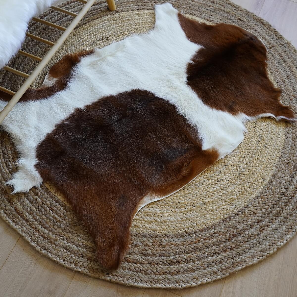 Covor din Piele de Capra, Maro cu Alb