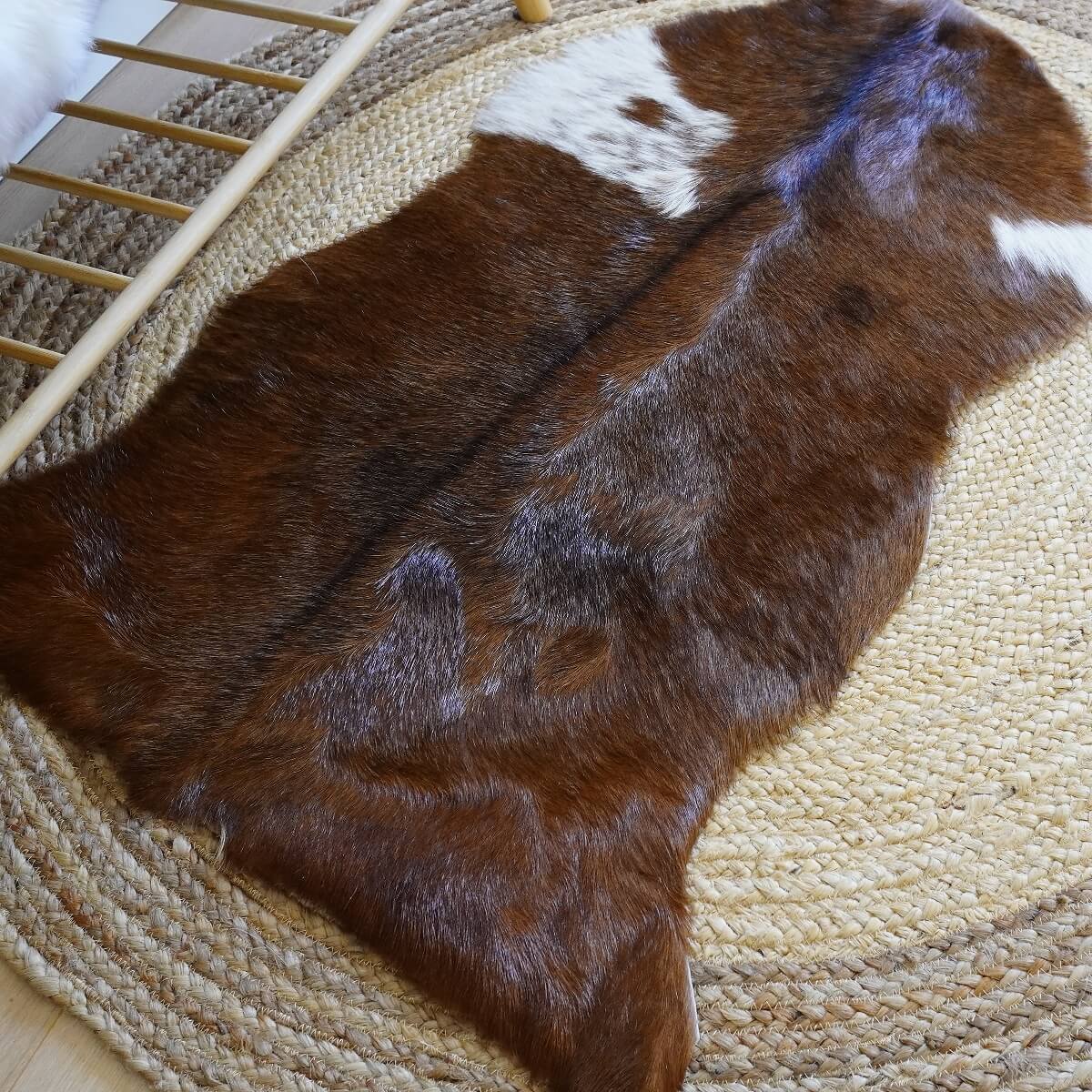 Covor din Piele de Capra, Maro cu Alb