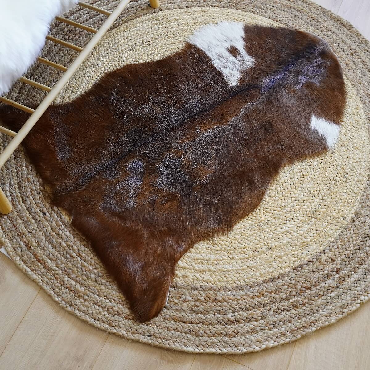 Covor din Piele de Capra, Maro cu Alb