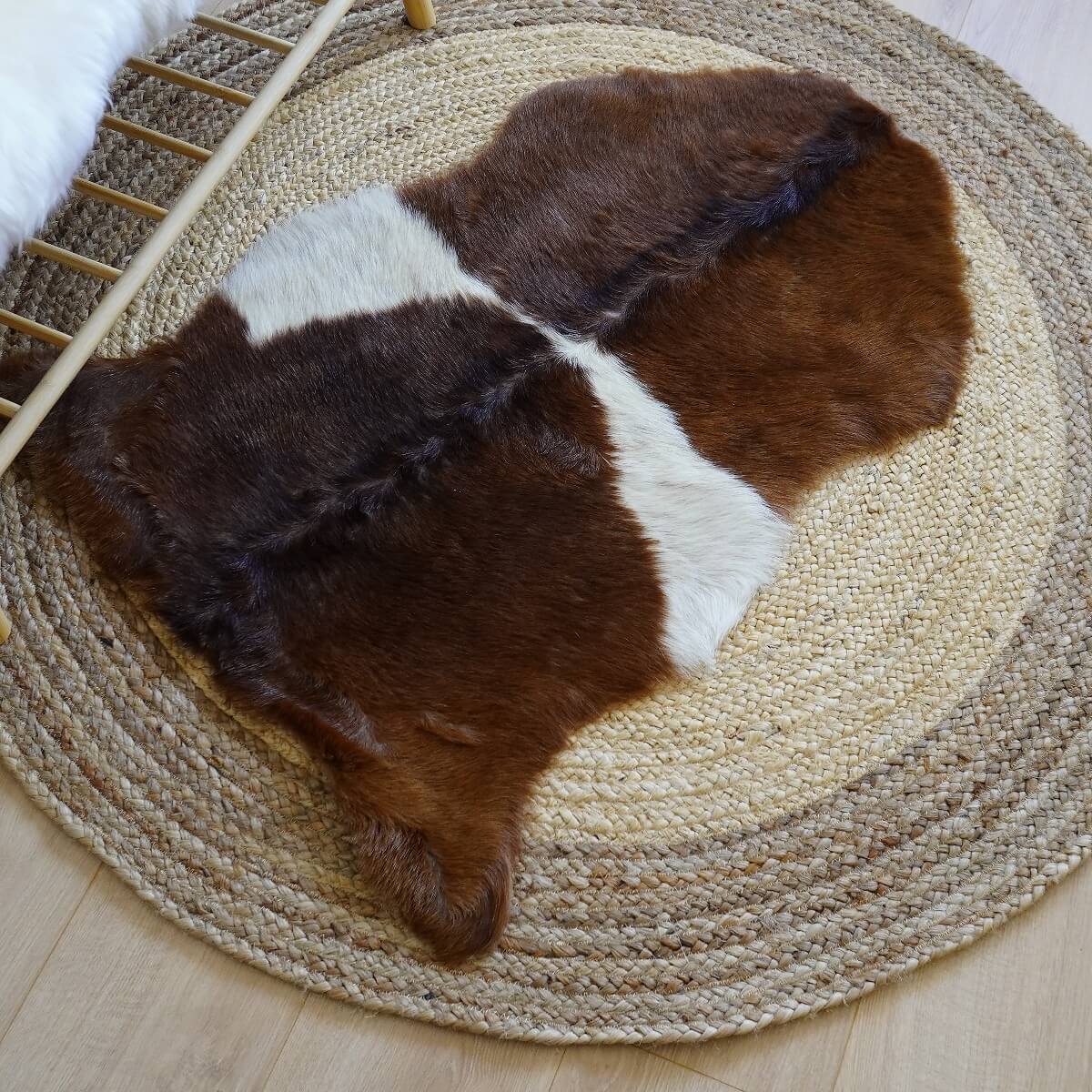 Covor din Piele de Capra, Maro cu Alb