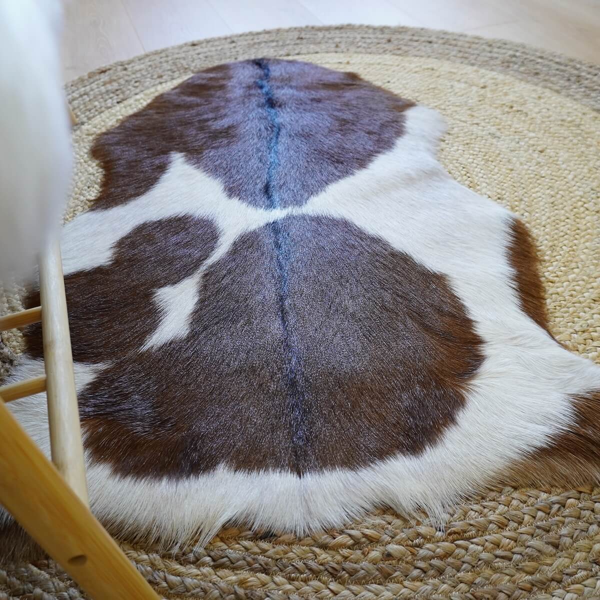 Covor din Piele de Capra, Maro cu Alb