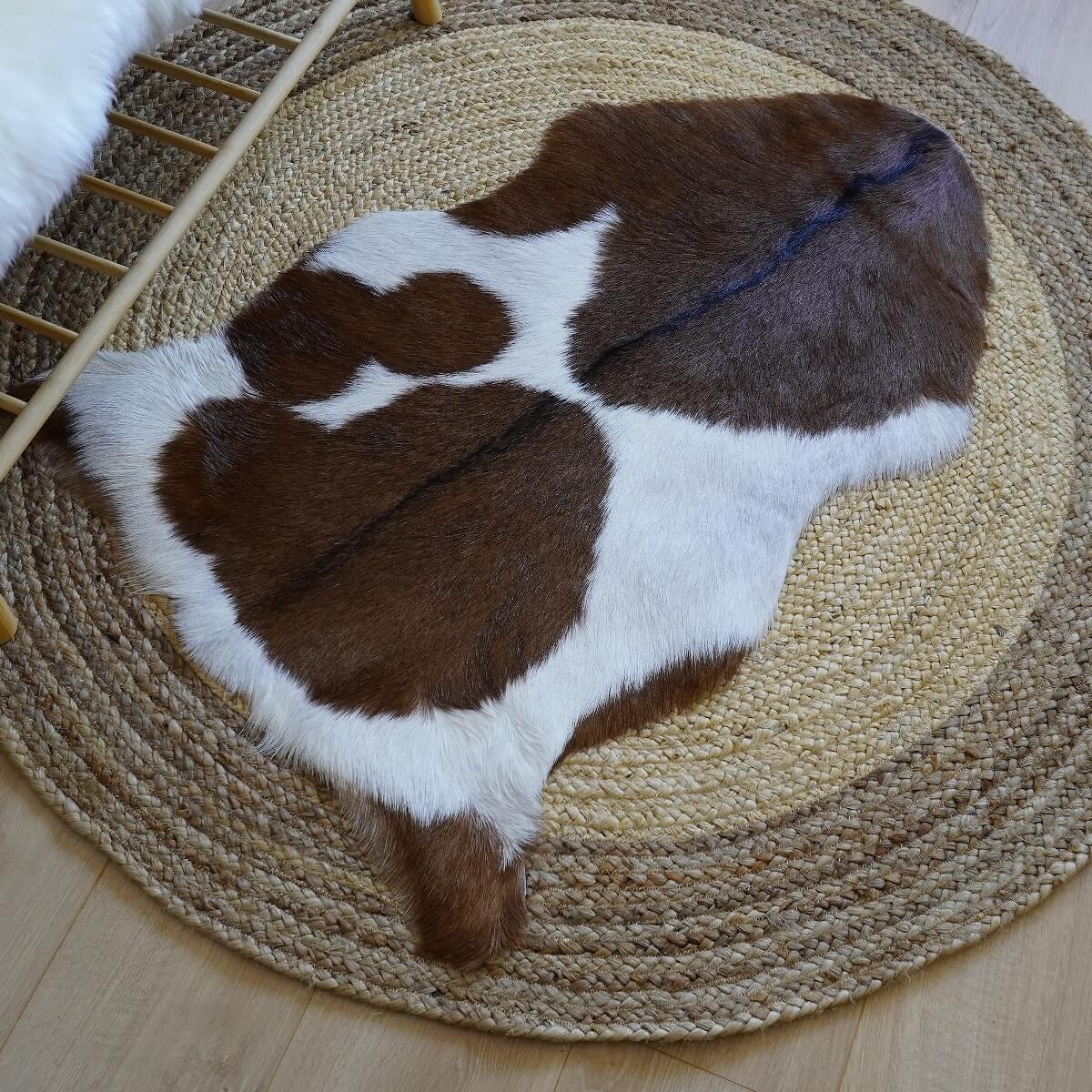 Covor din Piele de Capra, Maro cu Alb