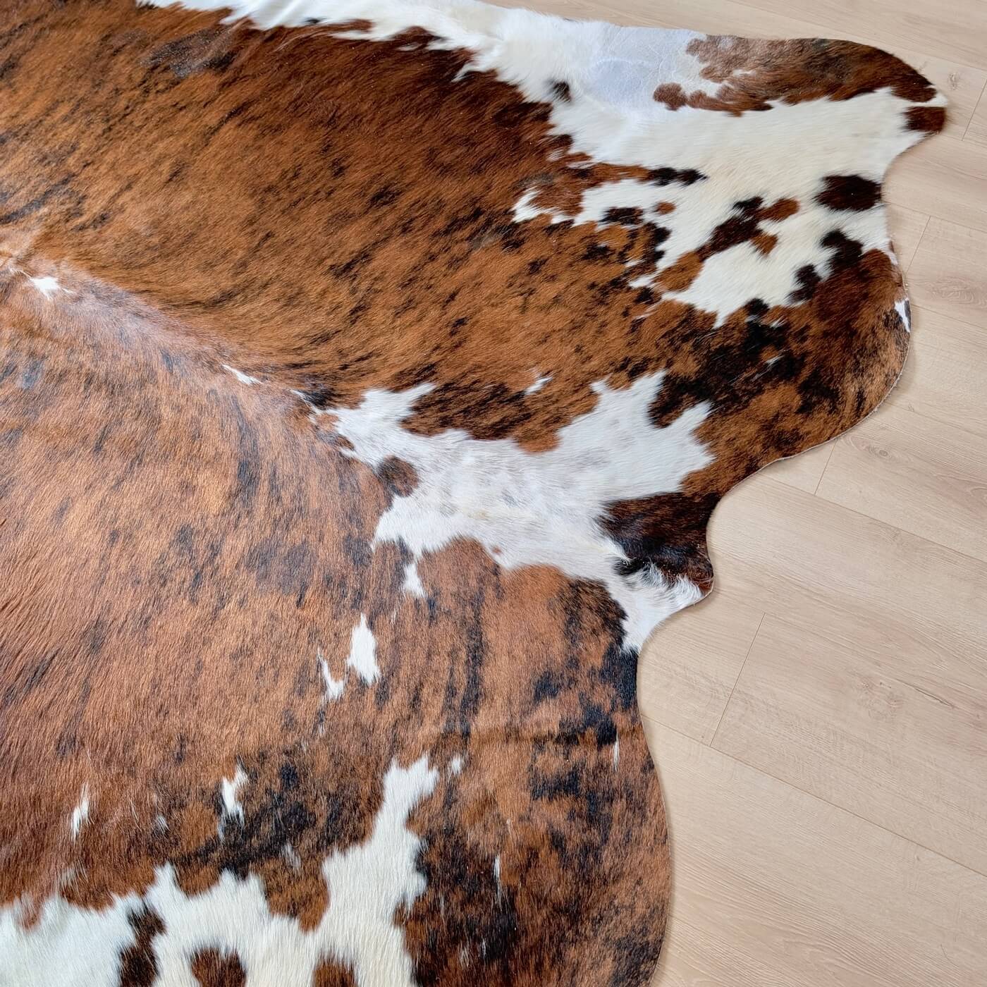 Covor din Piele de Vacă - Exotic (245cm x 230cm) - mărime XXL - calitate premium - partea de jos