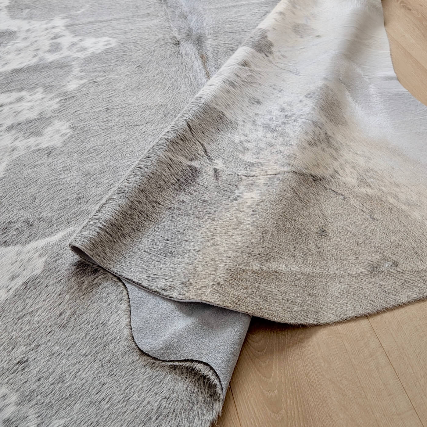 Covor din Piele de Vaca - Gri (235cm x 200cm) - zoom calitate