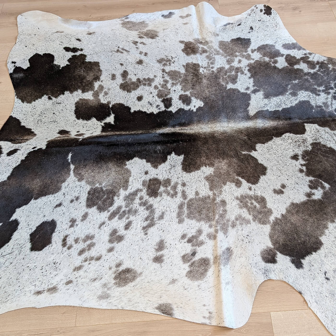covor din piele naturala de vaca in nuante de griuri mbch524