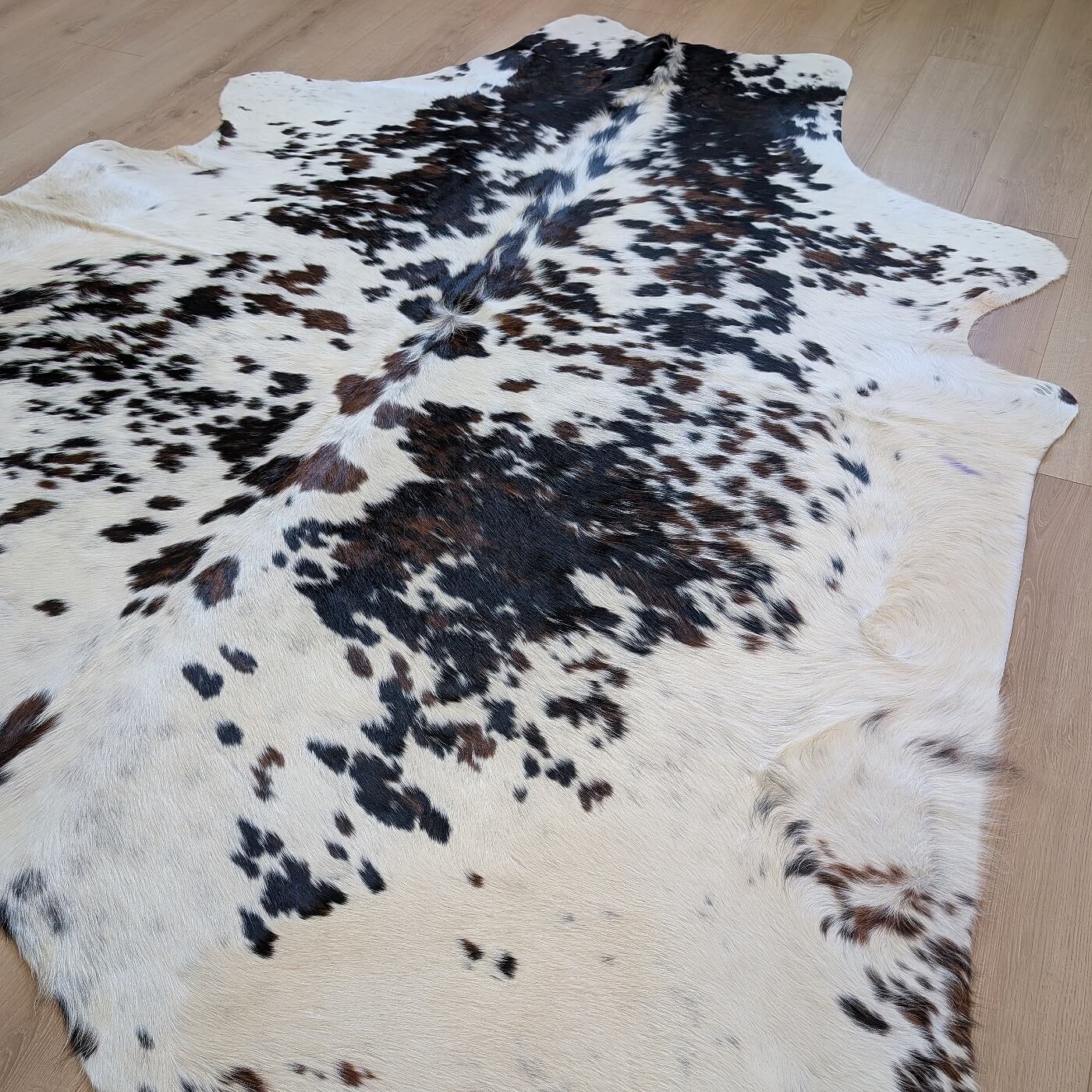 Covor din Piele de Vaca - Pestrit (235cm x 210cm)