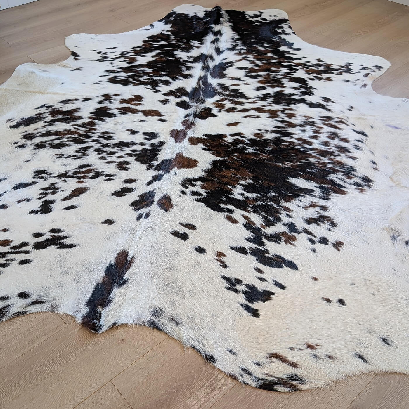 Covor din Piele de Vaca - Pestrit (235cm x 210cm)