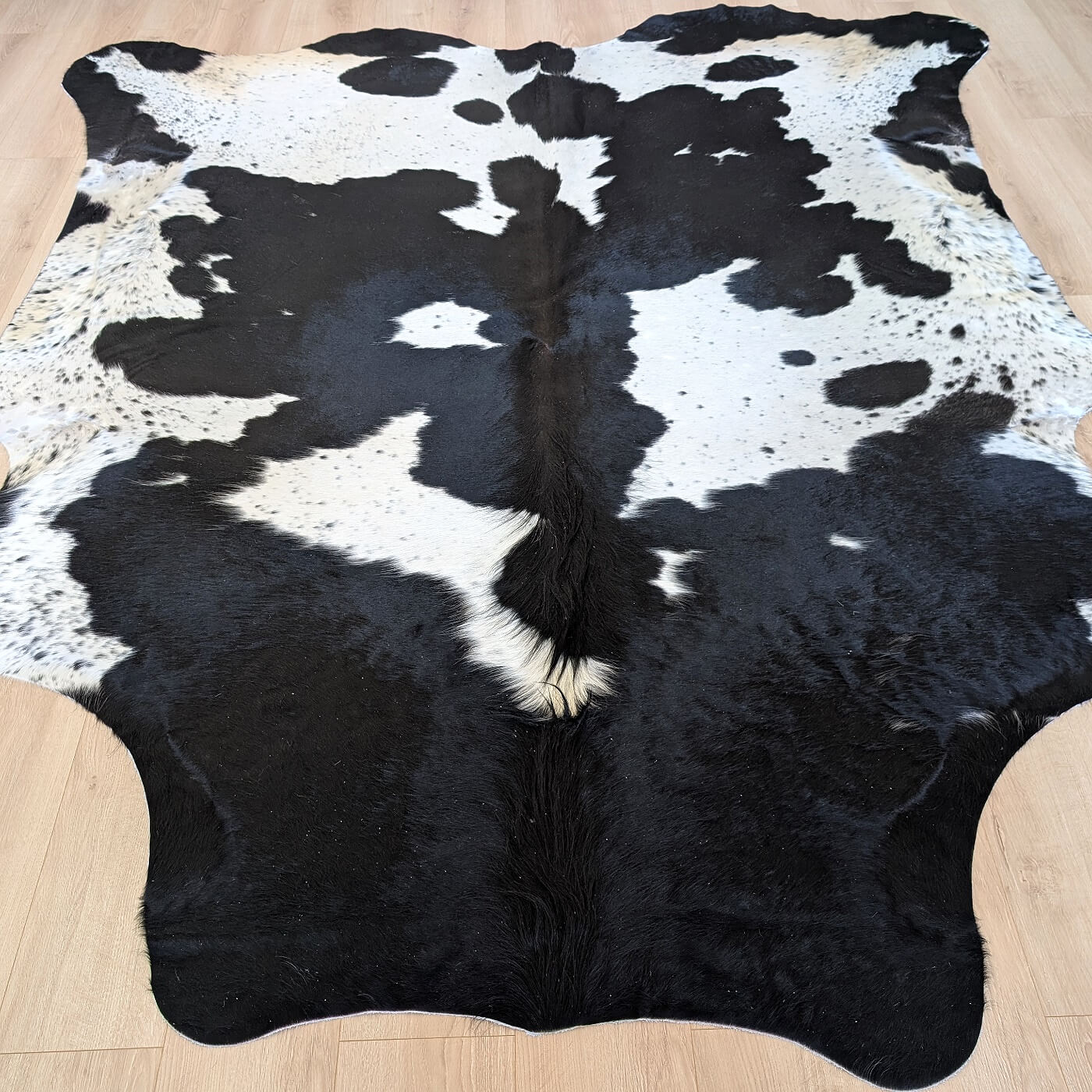 Covor din Piele de Vaca - Negru & Alb (260cm x 230cm)