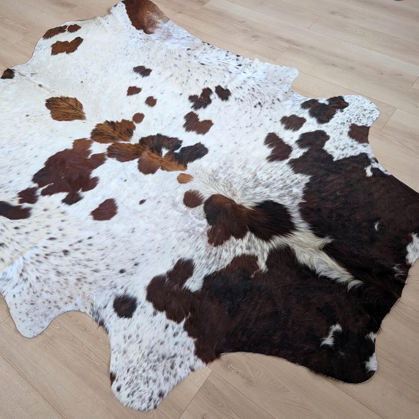 Covor din Piele de Vaca - Tricolor (230cm x 205cm)
