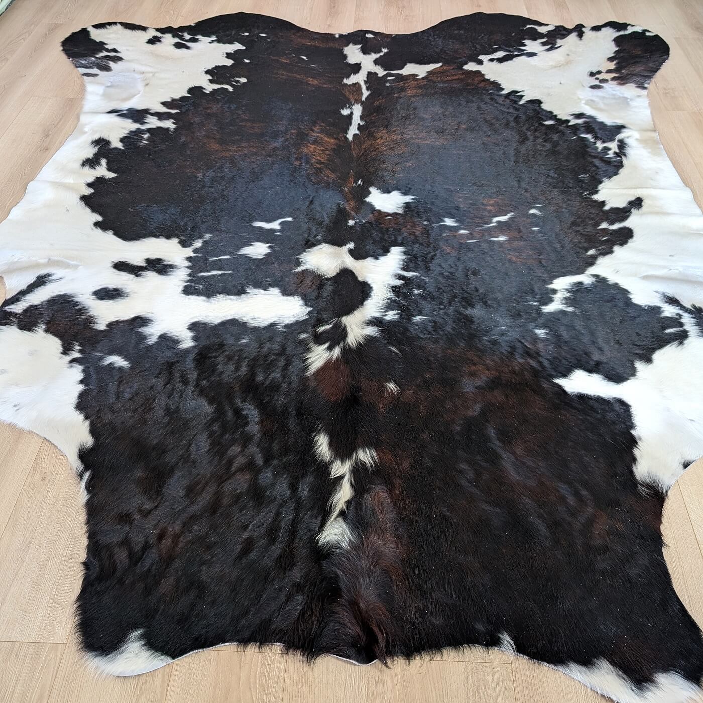 Covor din Piele de Vaca - Tricolor (280cm x 250cm)