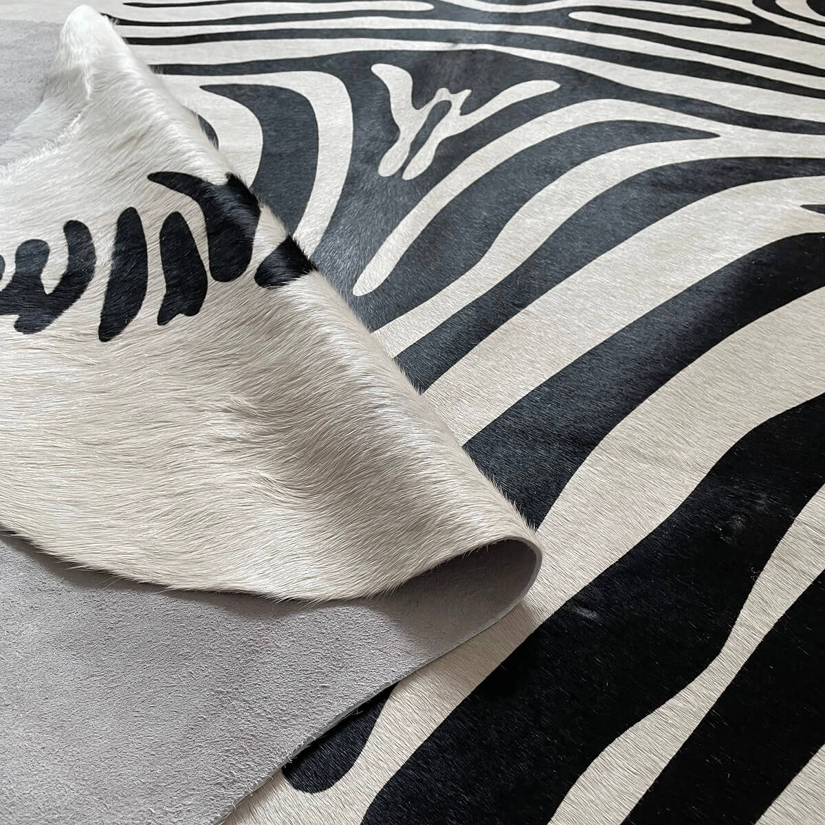 Covor din Piele de Vaca - Imprimeu Zebra (190cm x 160cm)