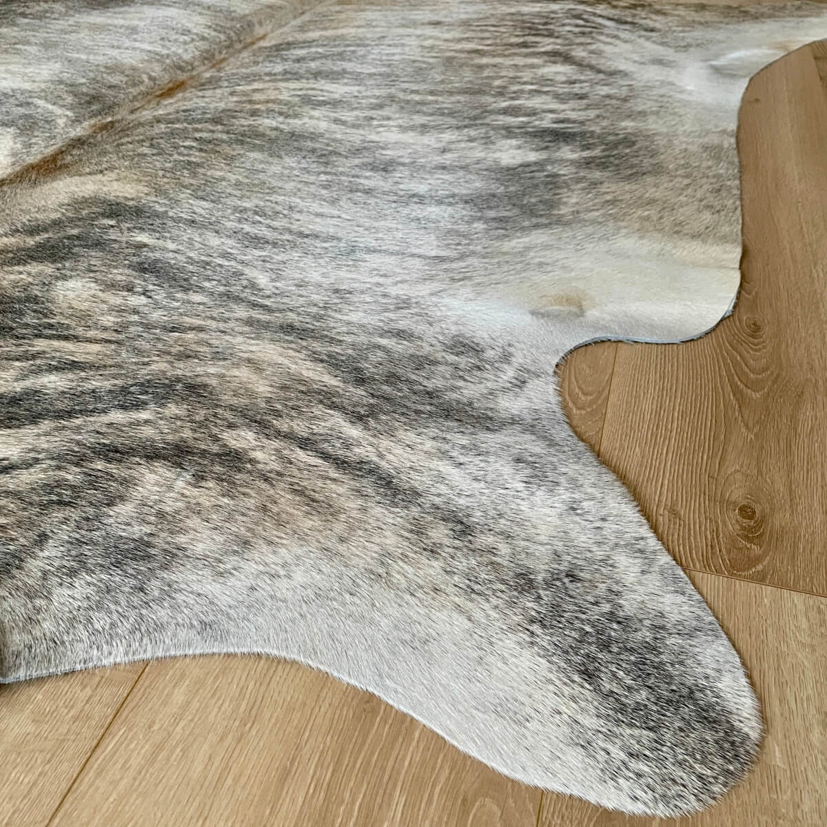 covor premium din piele naturala de vaca cu model tigrat