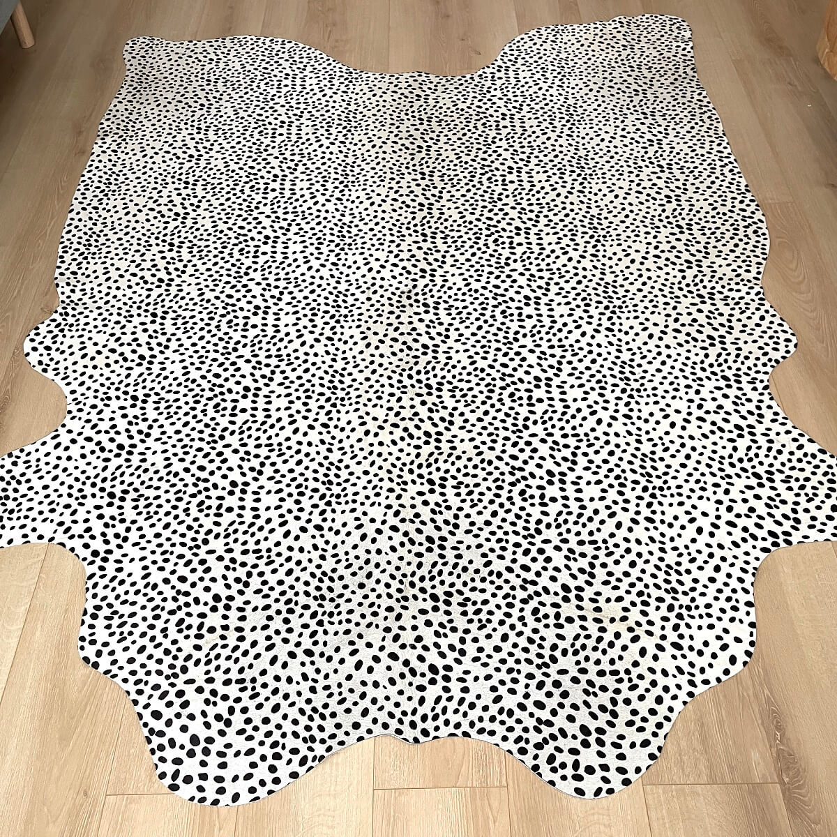 Covor din Piele de Vaca - Imprimeu Dalmatian (215cm x 165cm)