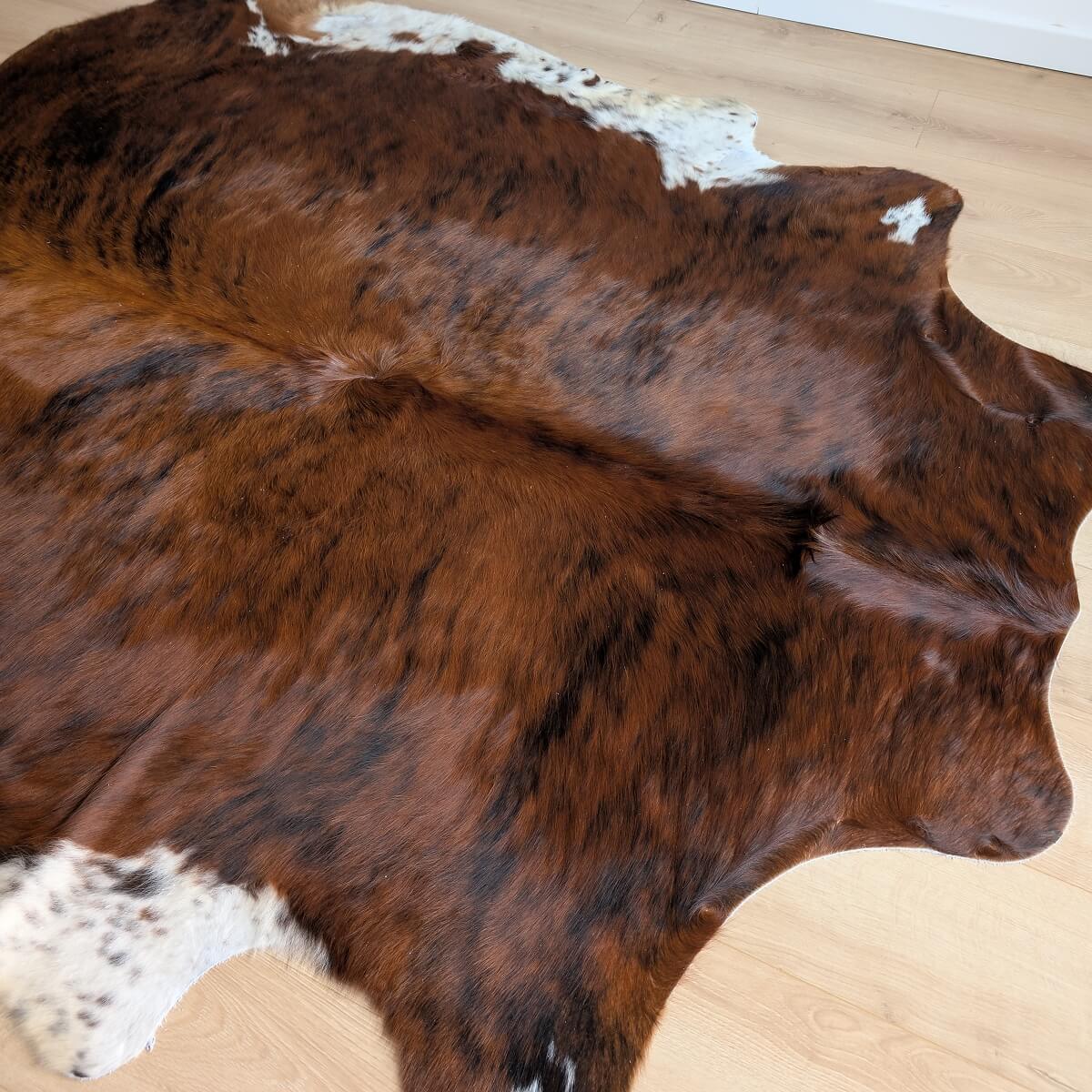 covor din piele de vaca exotic cu fir des si lung, mango+bloom