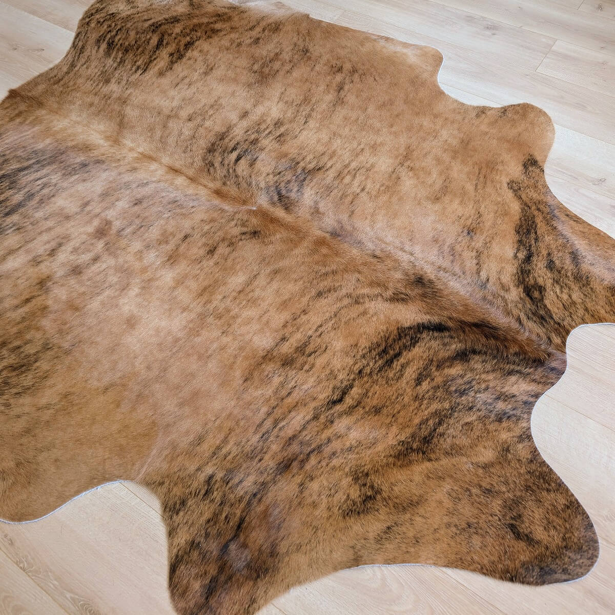 covor din piele naturala de vaca maro exotic mbch483, mango+bloom