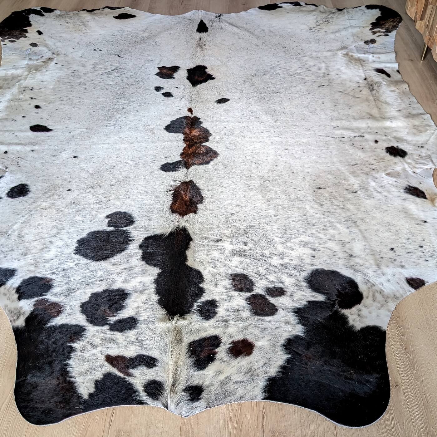 Covor din Piele de Vaca - Tricolor (255cm x 240cm)