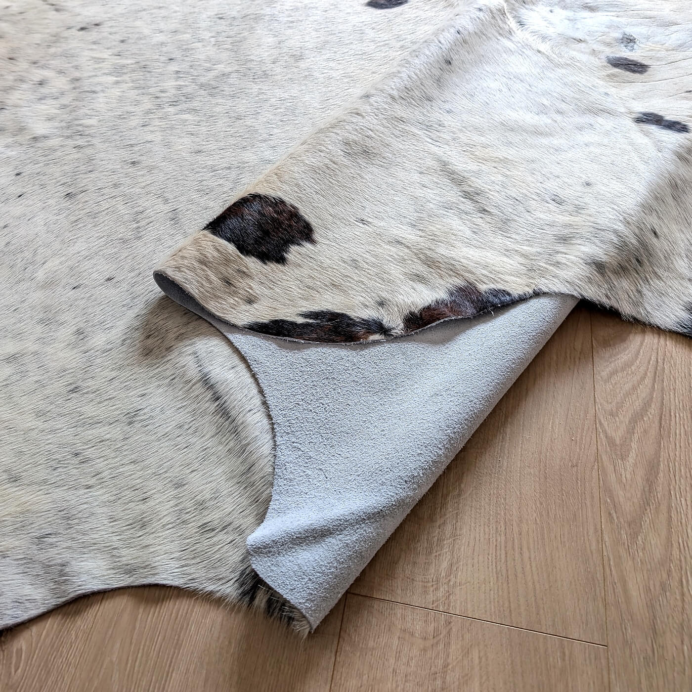 Covor din Piele de Vaca - Tricolor (255cm x 240cm)
