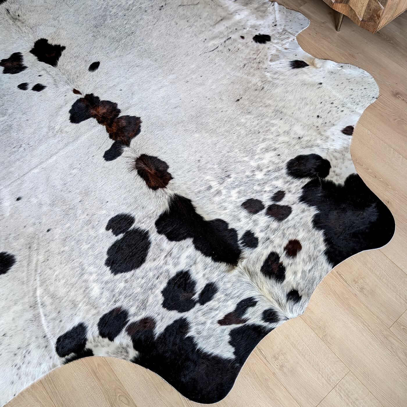 Covor din Piele de Vaca - Tricolor (255cm x 240cm)