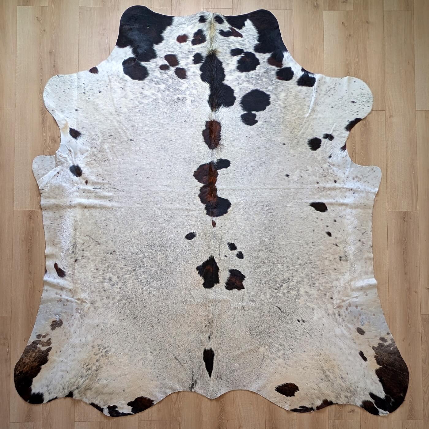 Covor din Piele de Vaca - Tricolor (255cm x 240cm)