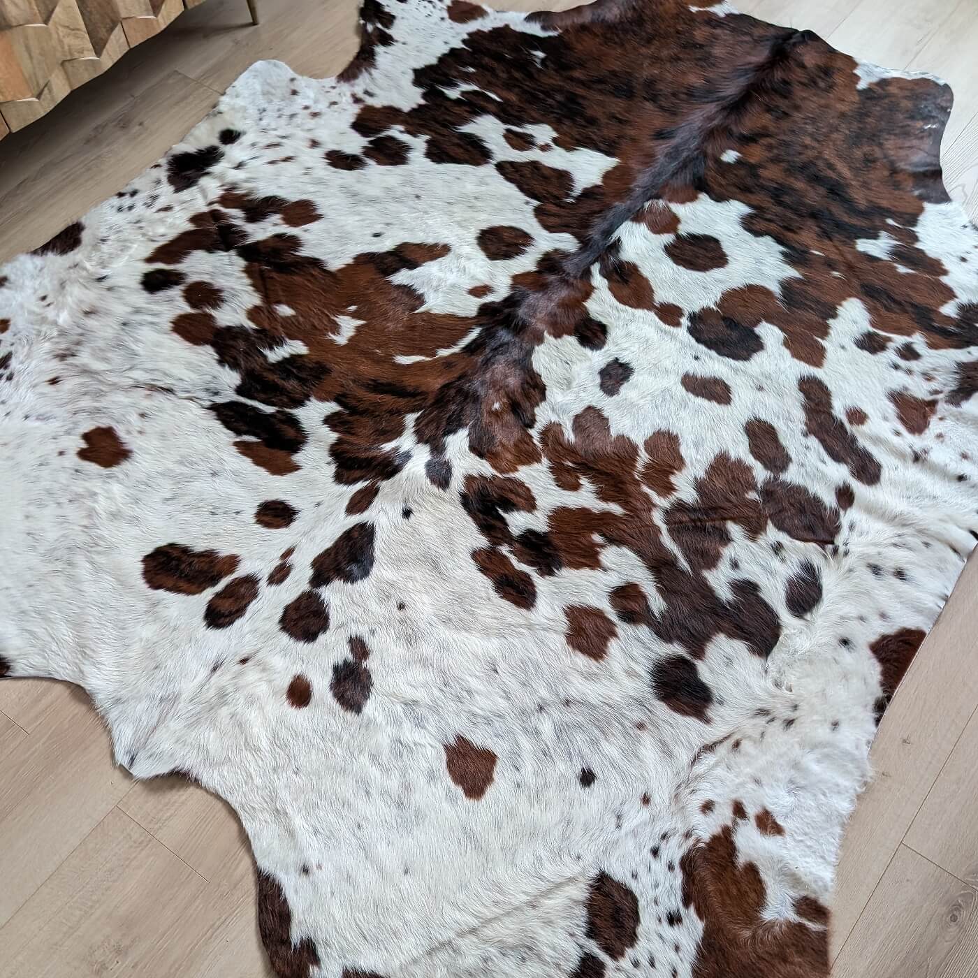 Covor din Piele de Vaca - Tricolor (230cm x 225cm)