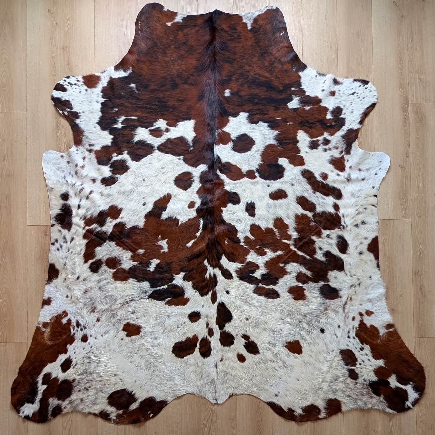 Covor din Piele de Vaca - Tricolor (230cm x 225cm)