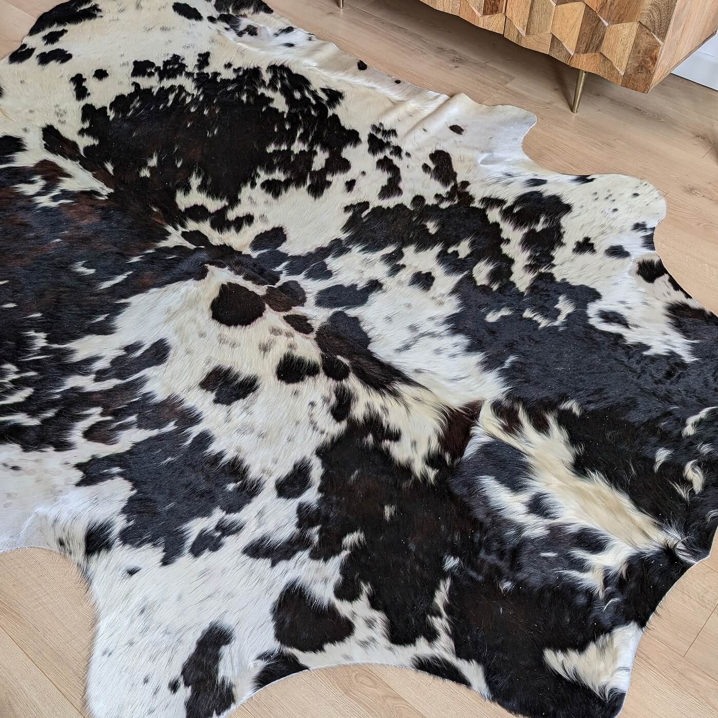 Covor din Piele de Vaca - Tricolor (270cm x 215cm)