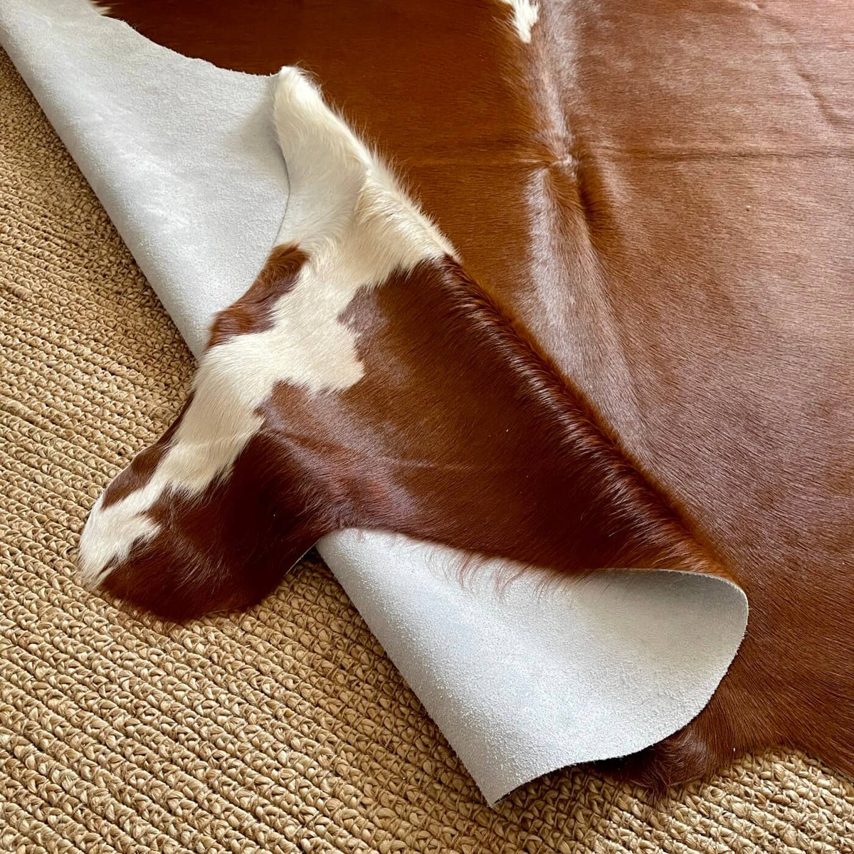 covor din piele naturala de vaca mbch551 de culoare maro verso