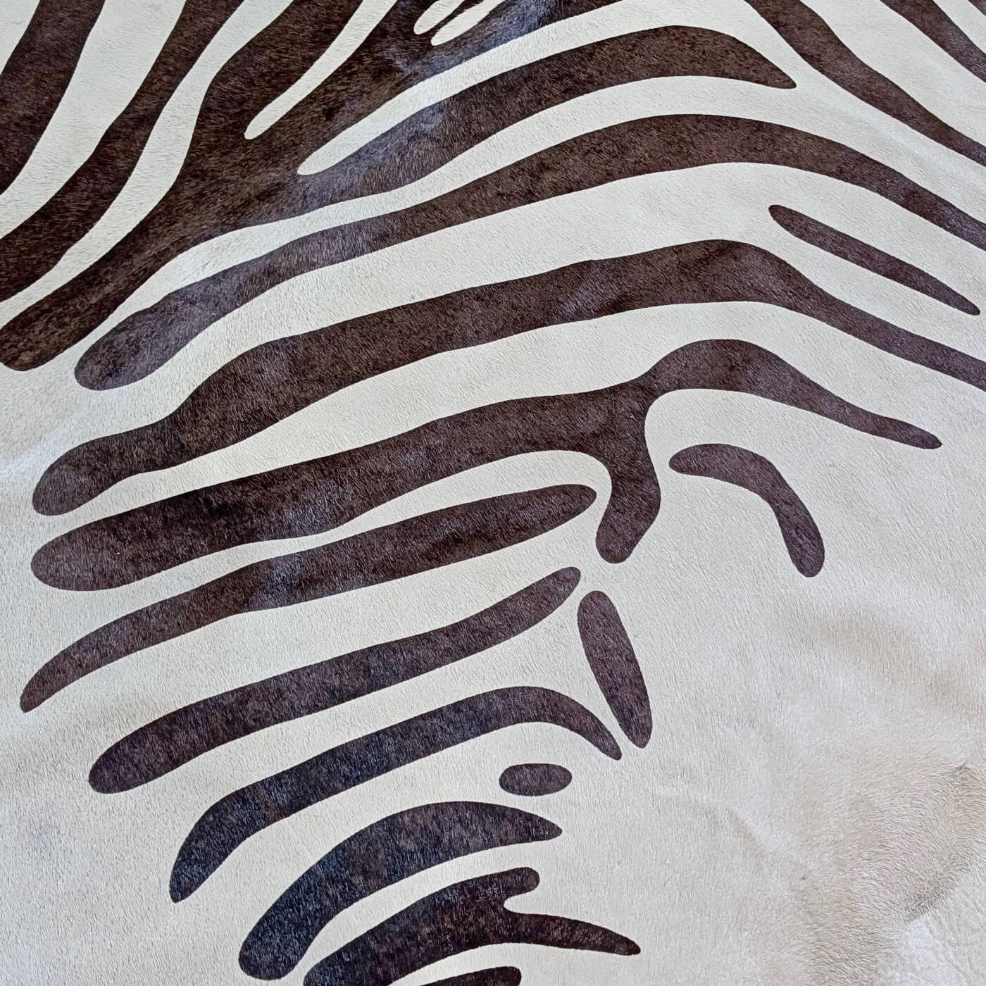 Covor din Piele de Vacă - Animal Print - Imprimeu Zebră (215x180 cm) - zoom
