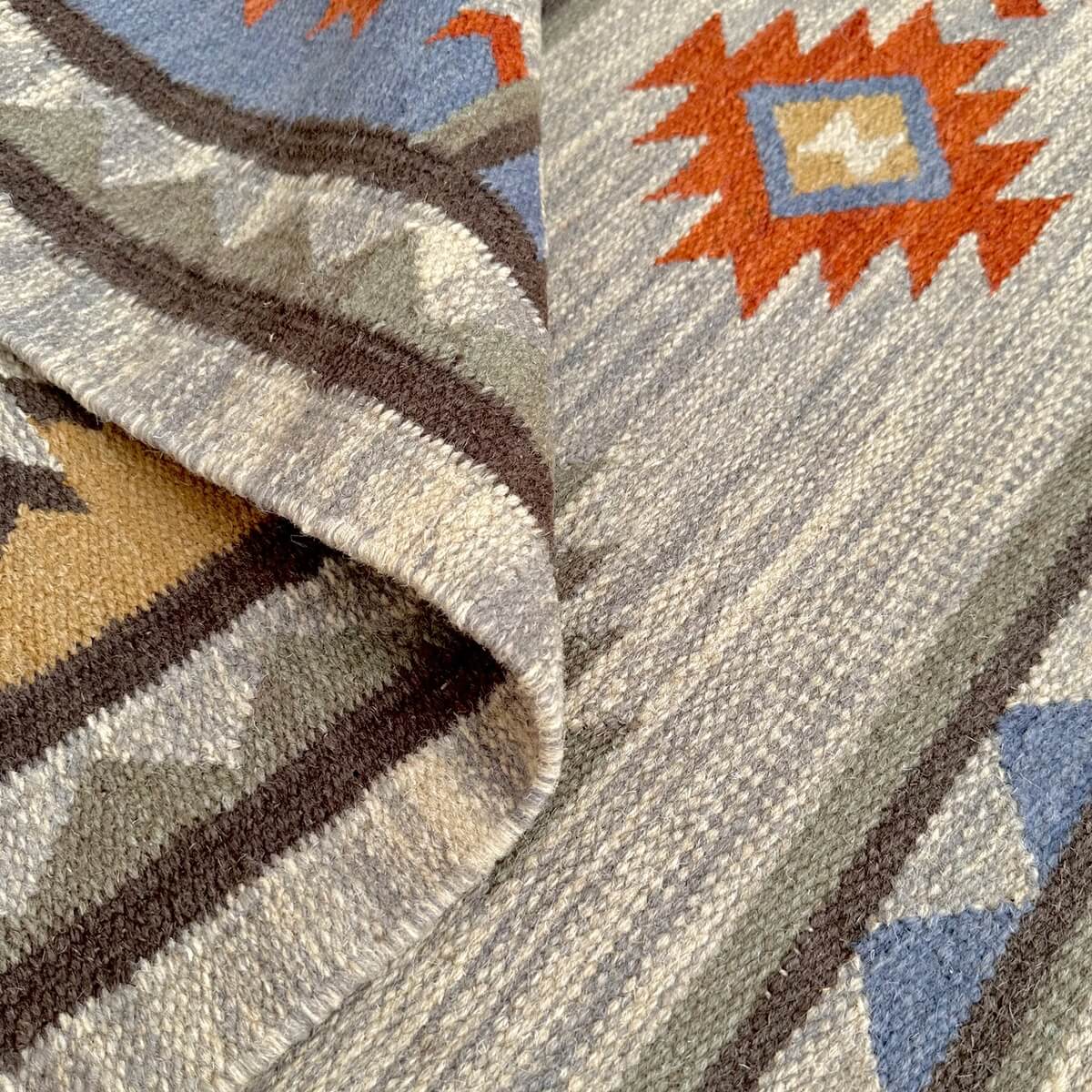 covor traditional kilim Sakala gri cu romburi tesut manual din lana, zoom1