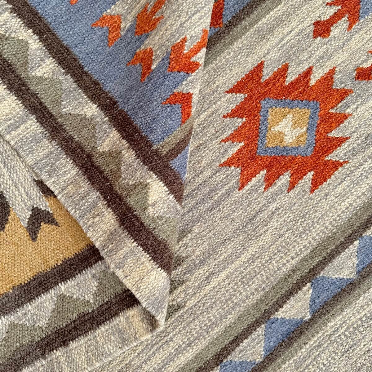 covor traditional kilim Sakala gri cu romburi tesut manual din lana, zoom2