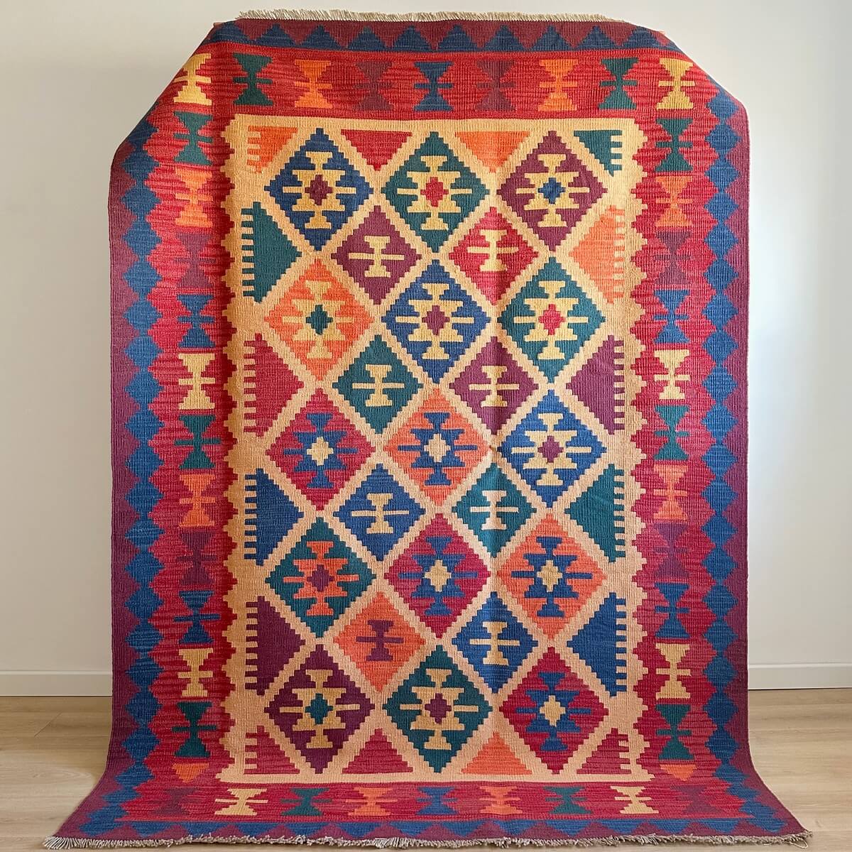 covor cu tesatura plata kilim - multicolor rosu albastru - tesut manual in iran - colorat cu modele traditionale - 230x170