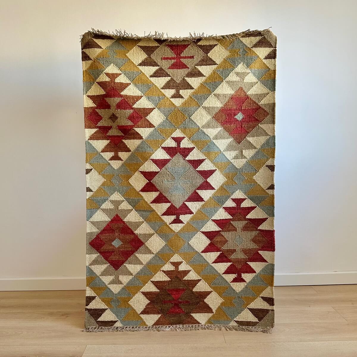 Covor mic si subtire tesut plat din lana si bumbac, Kilim Kazak, dimensiune 90x150, model geometric aztec, multicolor culori calde.