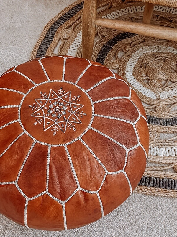 colectie frumoasa de pufuri din piele autentice marocane