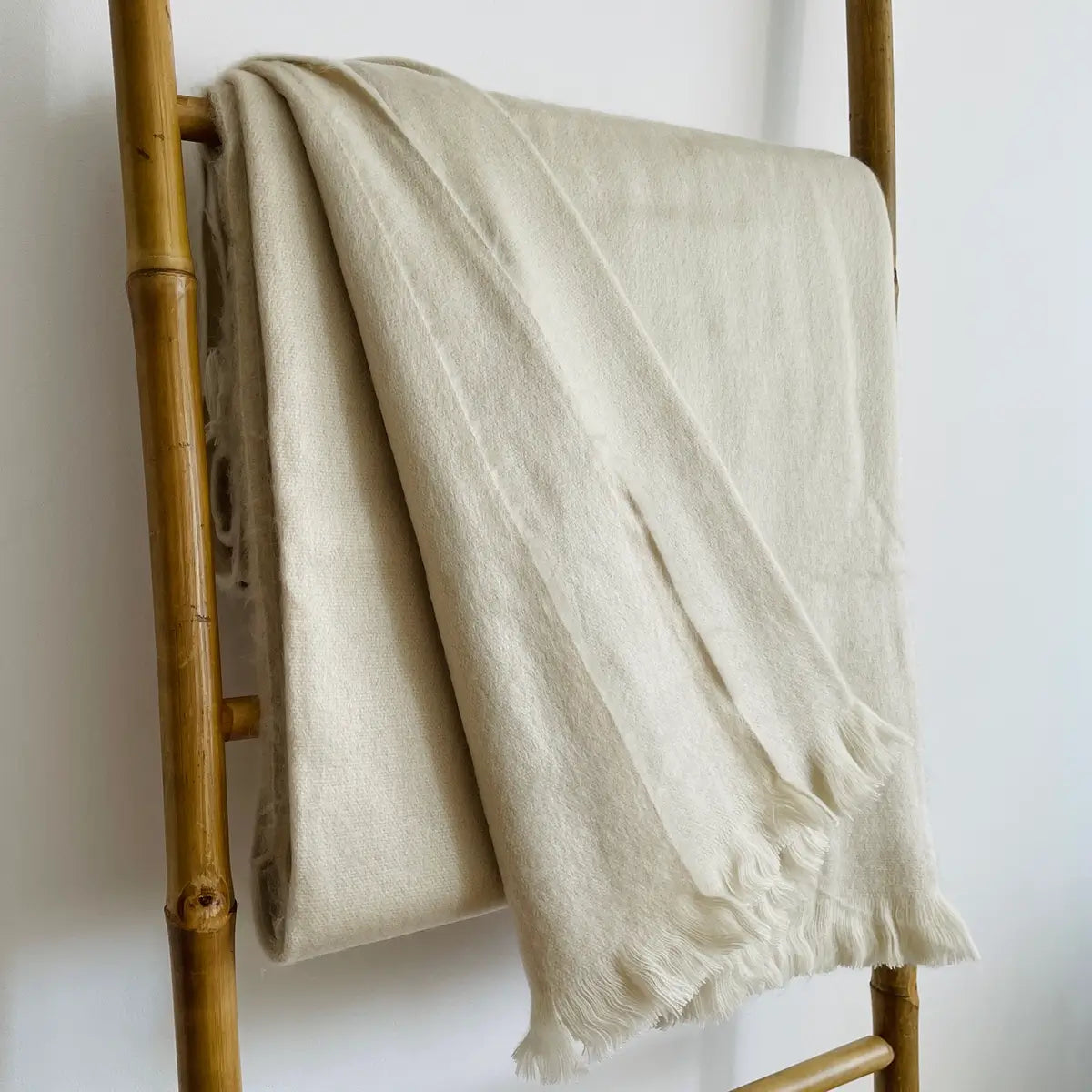 patura din lana alpaca, simpla, culoare bej, mango+bloom