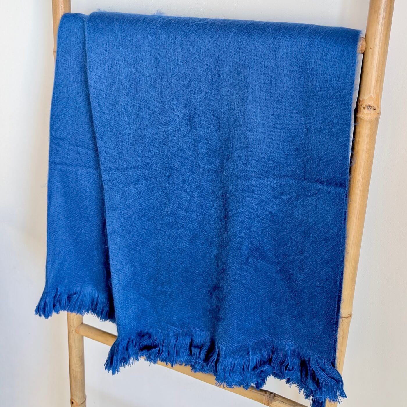 Pătură luxoasă și simplă de canapea din lână de alpaca, Albastru Cobalt 2