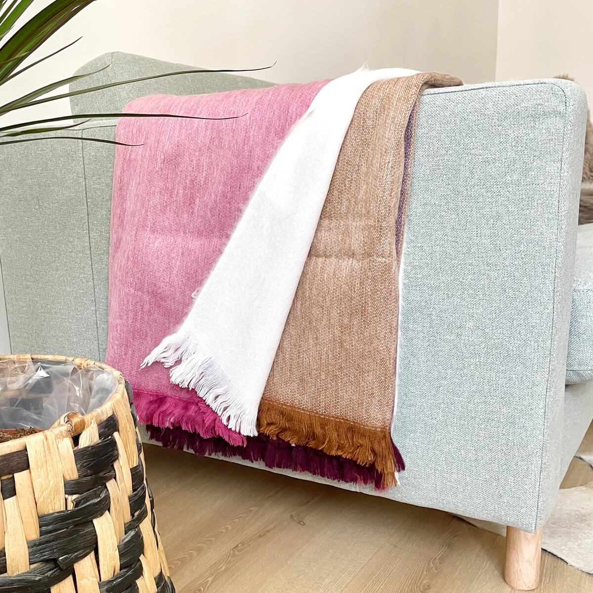 Patura in dungi din lana de alpaca, Pastel, side 2