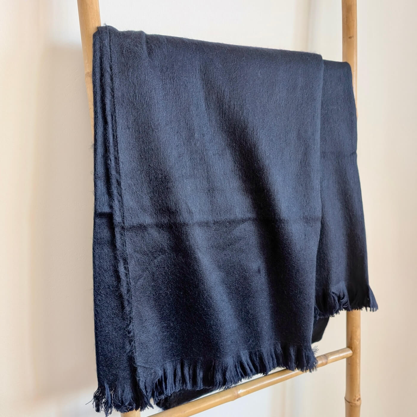 Pătură luxoasă de canapea din lână de alpaca, Albastru Marin - 3