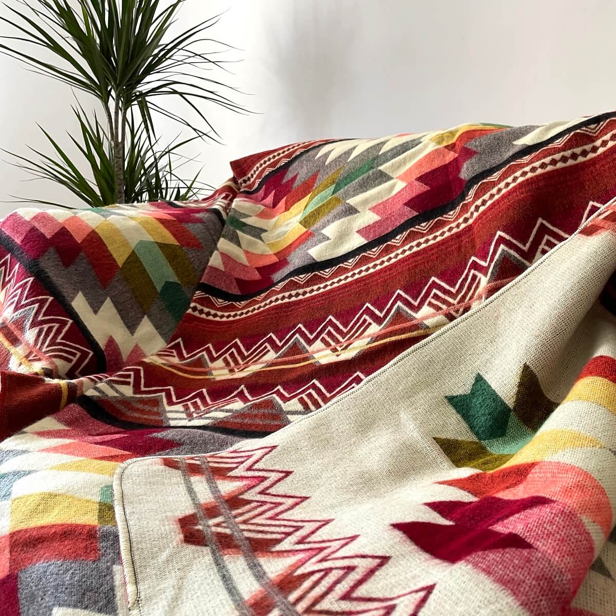 Patura reversibila din lana de alpaca antisana, portocaliu inchis cu verso bej