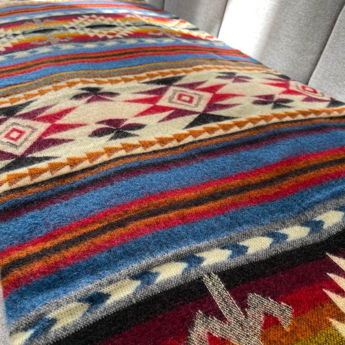 Patura reversibila din lana de alpaca Cotopaxi, zoom