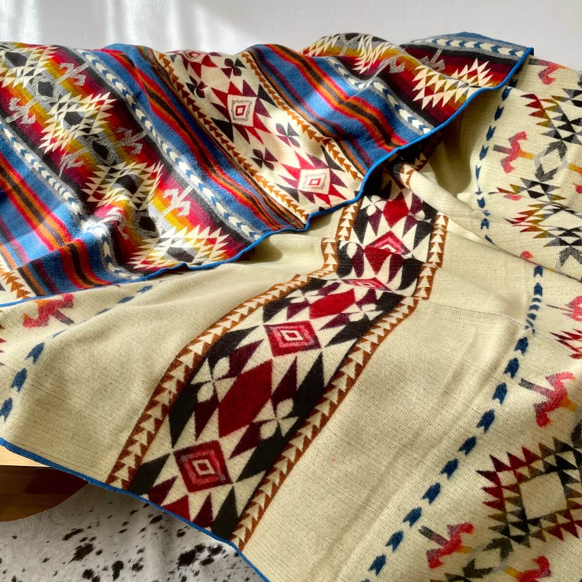 Patura reversibila din lana de alpaca Cotopaxi, verso deschis