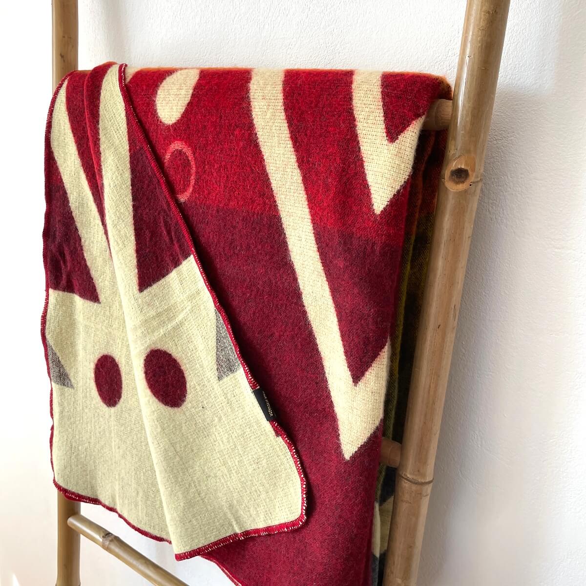 patura mare reversibila din lana de alpaca imbabura rosu verso