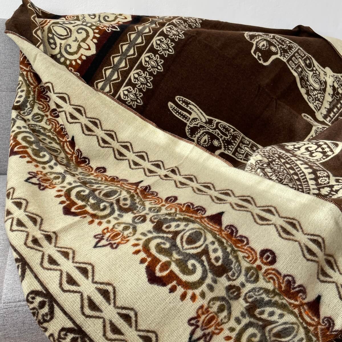 patura mare reversibila din lana de alpaca partea verso