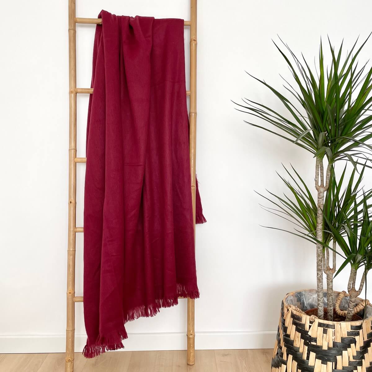 Patura din lana de alpaca, Bordo, pe scara